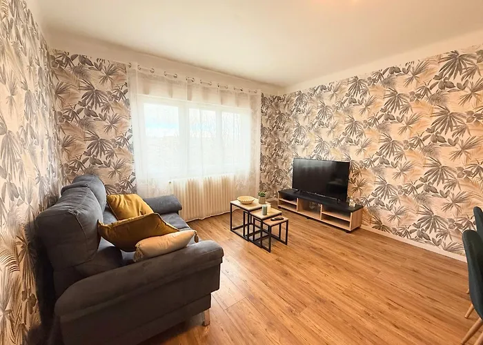 Magnifique T4, Trois Parking דירה