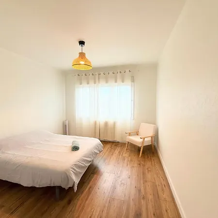Magnifique T4, Trois Parking Apartment *